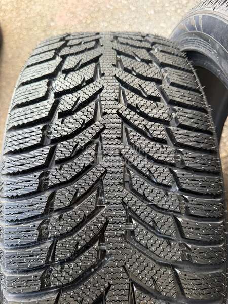 Ostalo 225/45 R18 Zimska