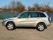 Toyota RAV 4 2.0d/FABRIČKO STANJE