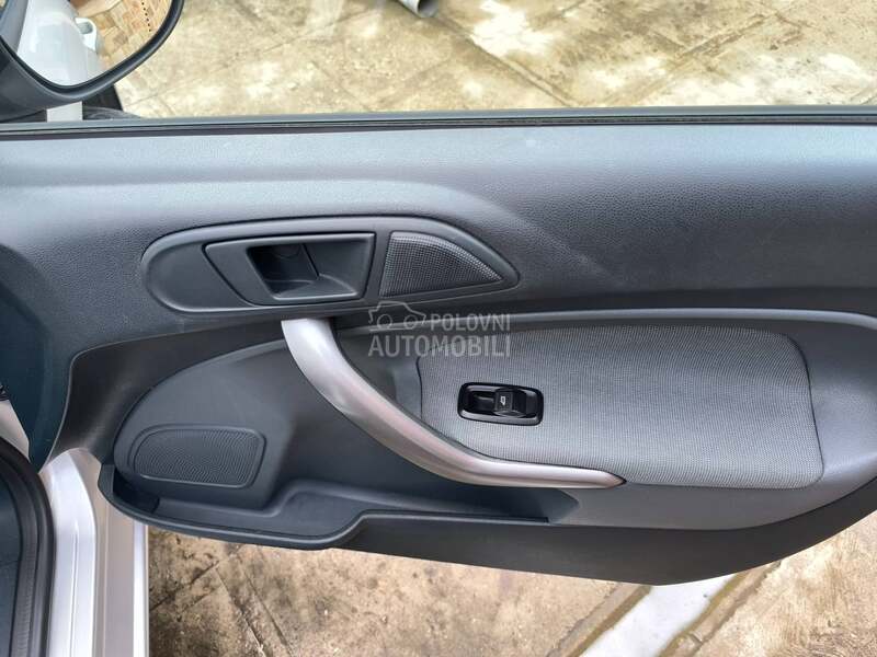 Ford Fiesta 1.4 BZ.GPL TITANIUM
