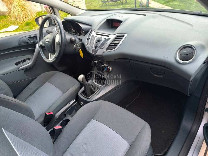Ford Fiesta 1.4 BZ.GPL TITANIUM
