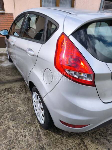 Ford Fiesta 1.4 BZ.GPL TITANIUM