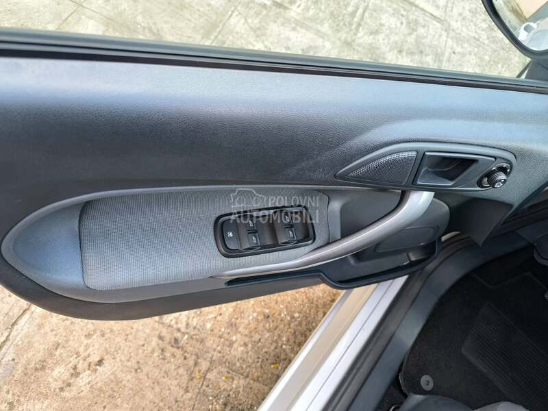 Ford Fiesta 1.4 BZ.GPL TITANIUM