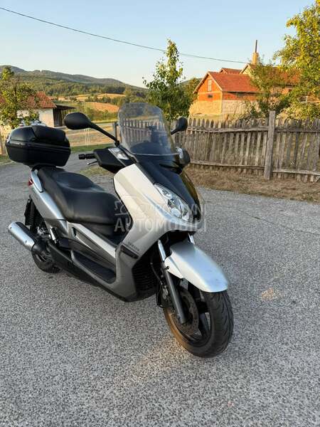 Yamaha Xmax