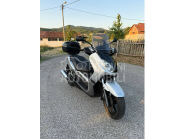 Yamaha Xmax