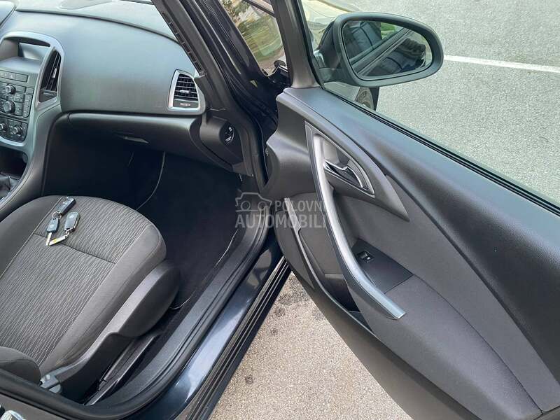 Opel Astra J 1.7 cdti