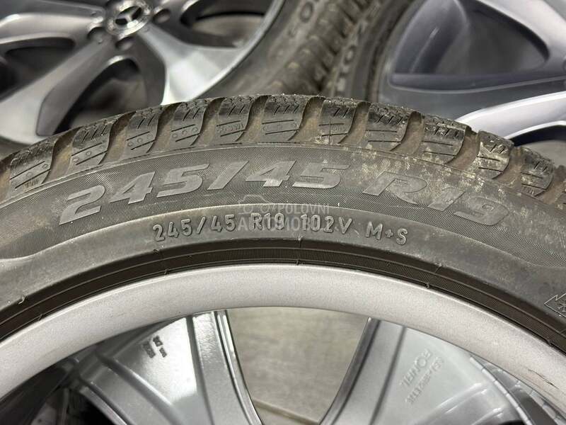 Pirelli 245/45 R19 Zimska