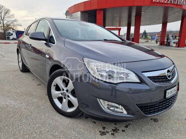 Opel Astra J Švajcarac N.A.V.I.