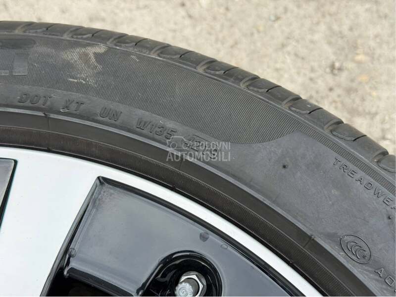 Pirelli 275/40 R18 Letnja