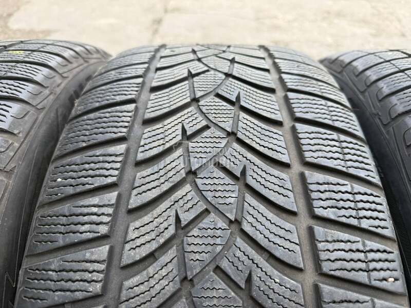 Goodyear 275/45 R21 Zimska