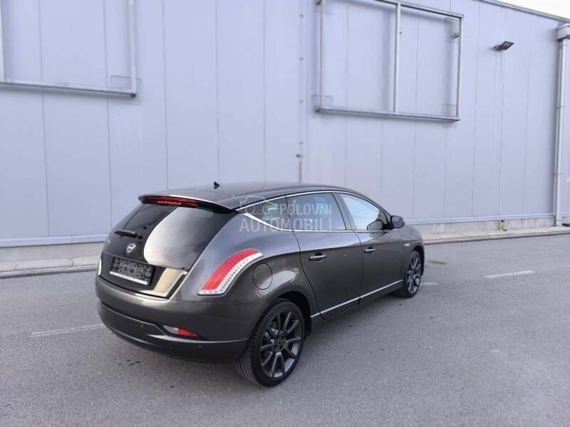 Lancia Delta S Momo Design