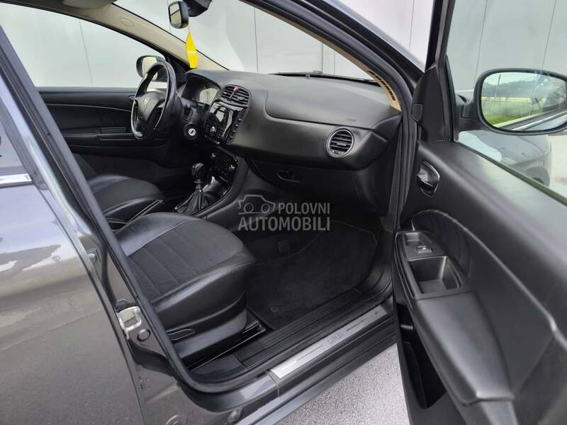 Lancia Delta S Momo Design