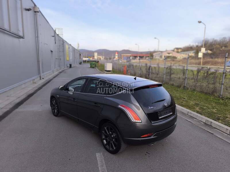 Lancia Delta S Momo Design