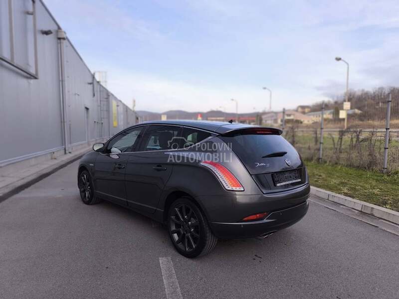 Lancia Delta S Momo Design