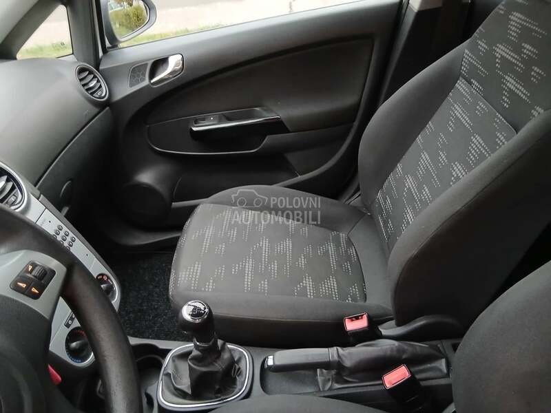 Opel Corsa D 1.4 B