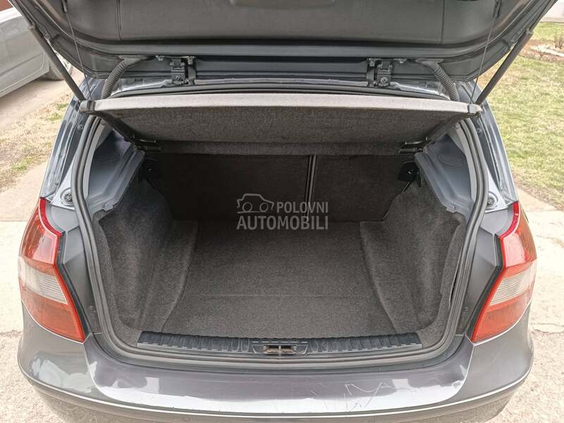 BMW 118 2.0d   r e g