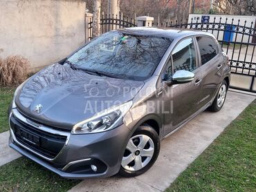 Peugeot 208 1.2 STYLE/CH