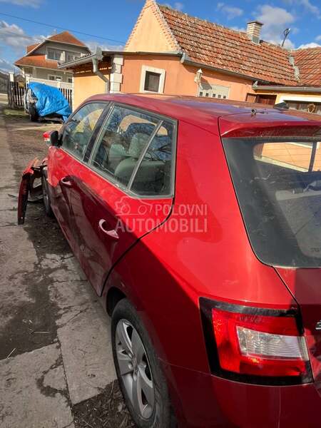 Škoda Fabia -  kompletan auto u delovima