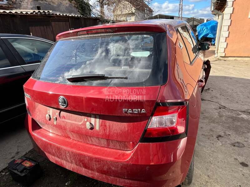 Škoda Fabia -  kompletan auto u delovima