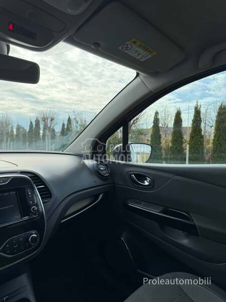 Renault Captur REZERVISA