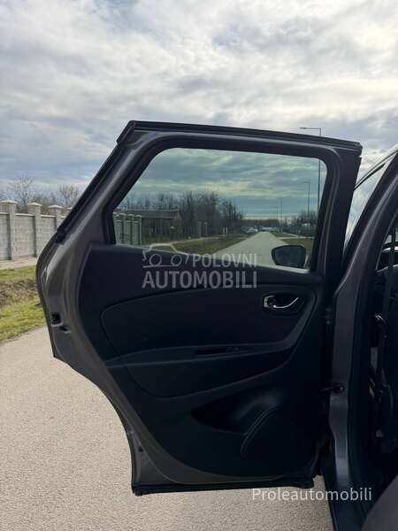 Renault Captur REZERVISA