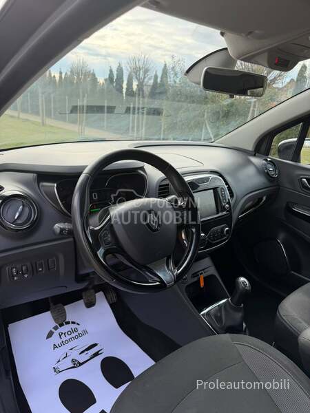 Renault Captur REZERVISA