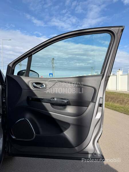 Renault Captur REZERVISA
