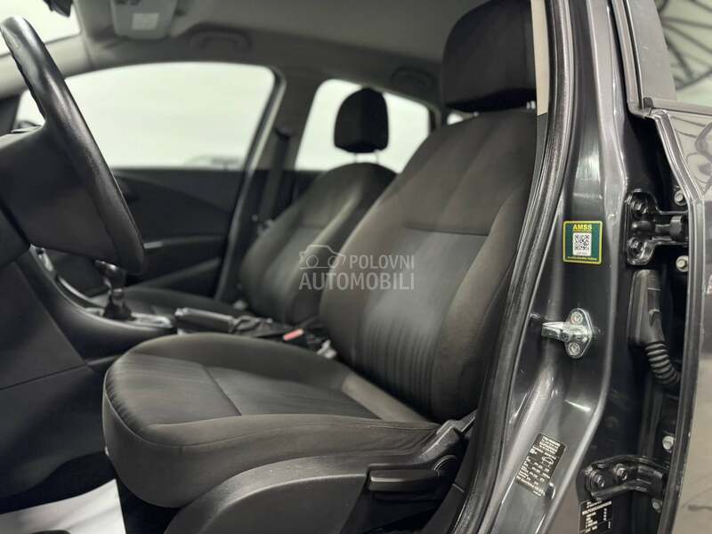 Opel Astra J 1.6B CH