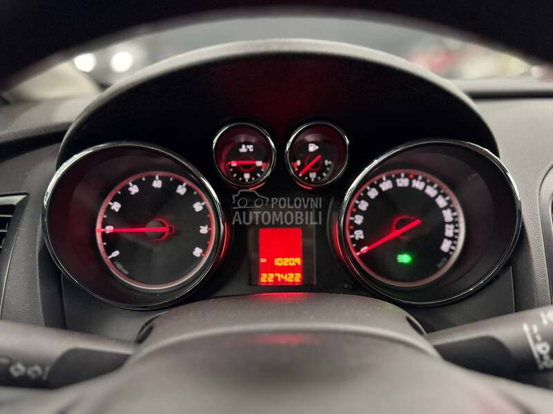 Opel Astra J 1.6B CH