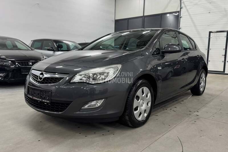 Opel Astra J 1.6B CH