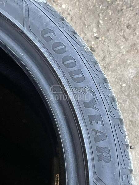 Goodyear 245/40 R18 Zimska