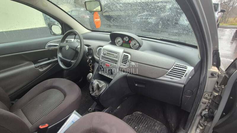 Lancia Ypsilon 1.4TNG
