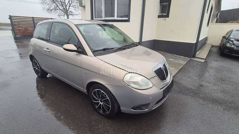 Lancia Ypsilon 1.4TNG