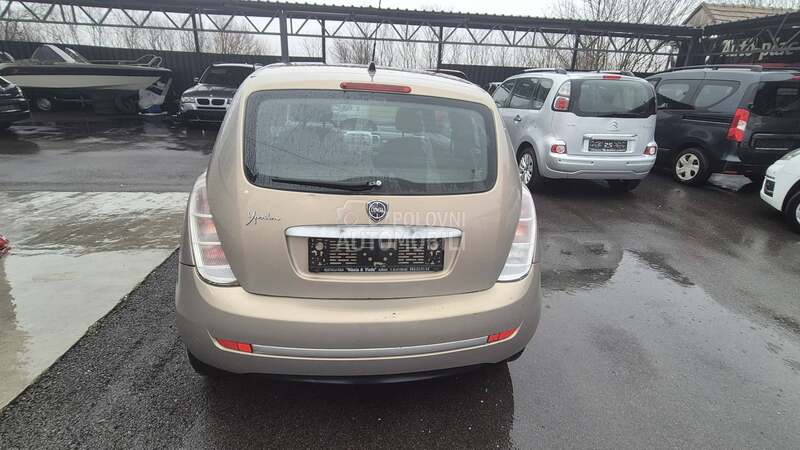 Lancia Ypsilon 1.4TNG