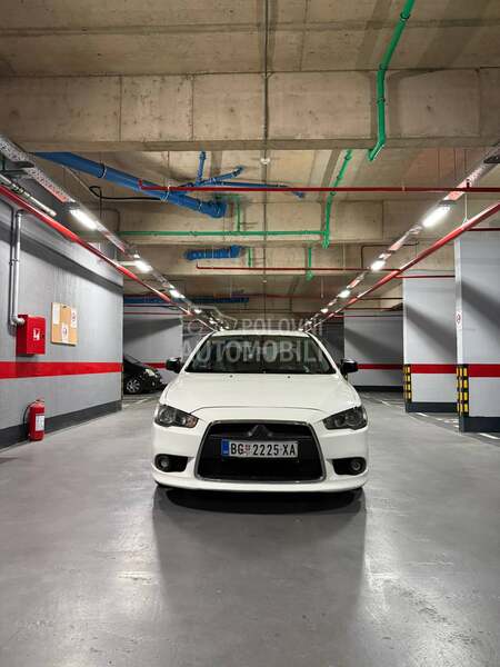 Mitsubishi Lancer 
