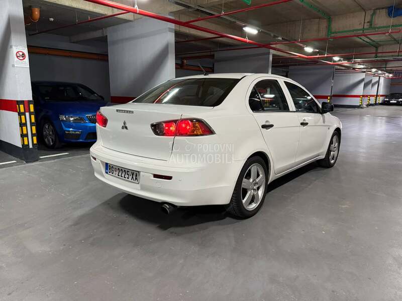 Mitsubishi Lancer 