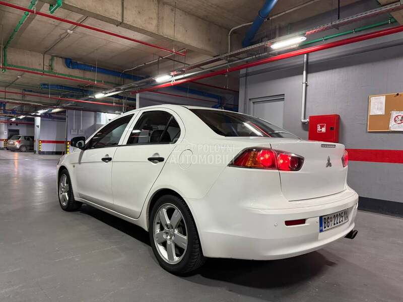Mitsubishi Lancer 