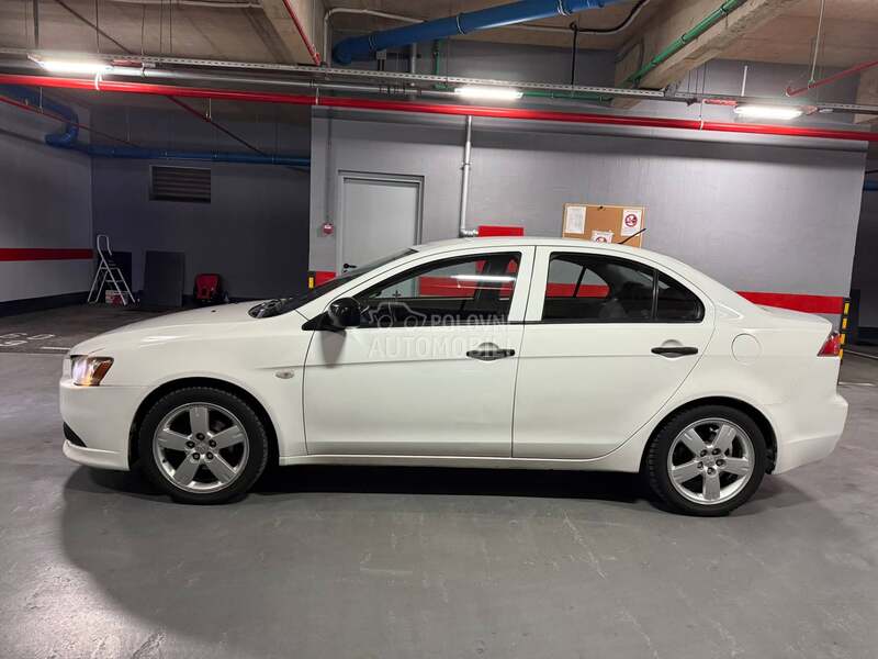 Mitsubishi Lancer 
