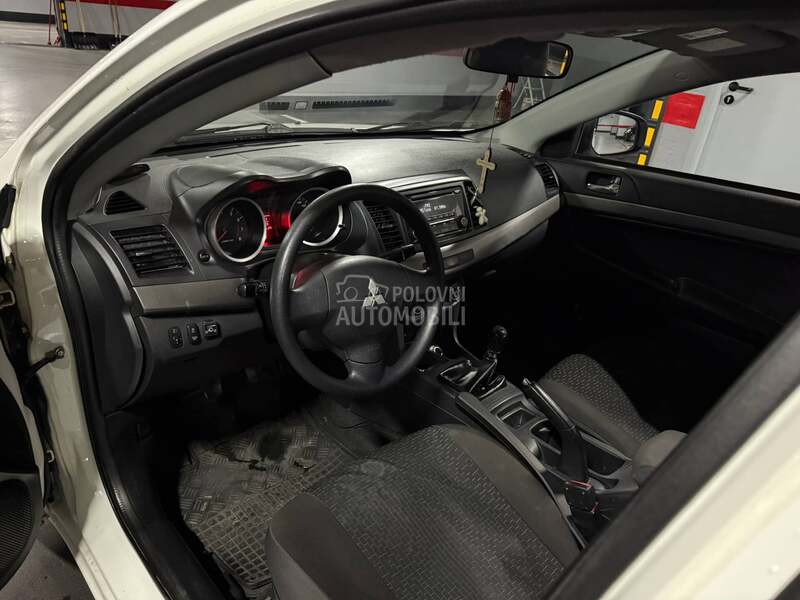 Mitsubishi Lancer 