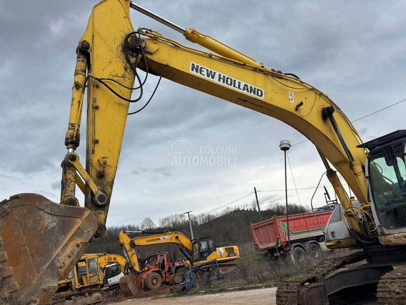 New Holland E305