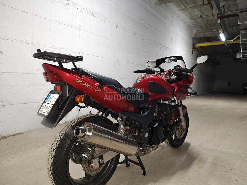 Kawasaki ZR7 S