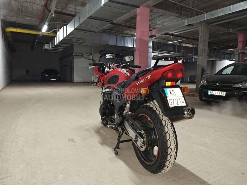 Kawasaki ZR7 S