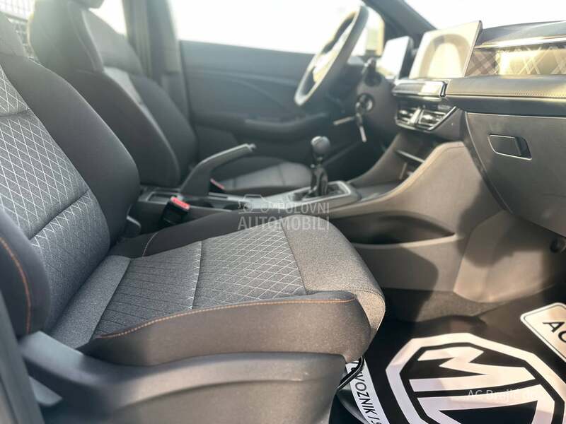 MG MG3 Standard 1.5 MT5 VAN