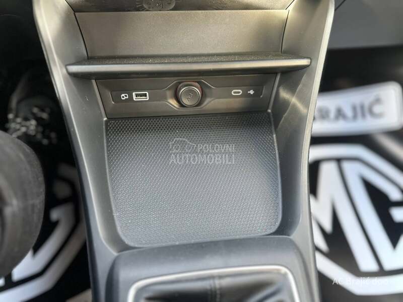 MG MG3 Standard 1.5 MT5 VAN