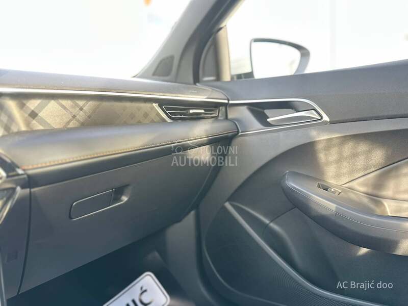 MG MG3 Standard 1.5 MT5 VAN