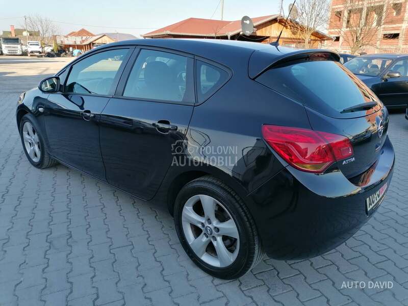 Opel Astra J 1.7 Cdti