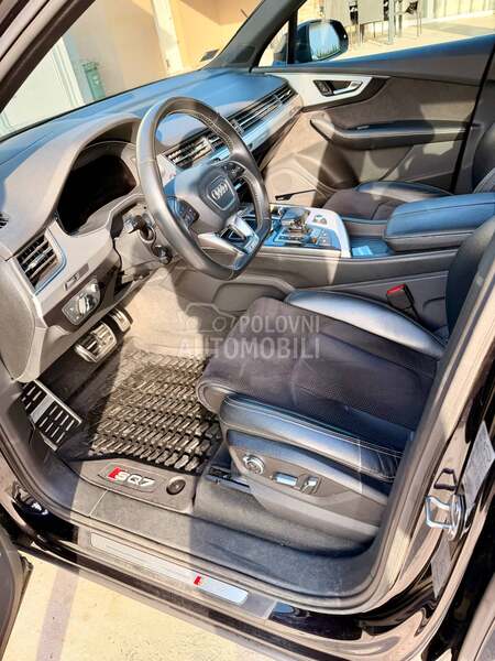 Audi SQ7 4.0 v8