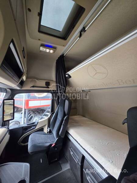 Mercedes Benz Actros 1851