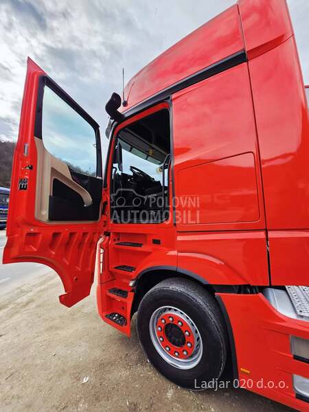 Mercedes Benz Actros 1851