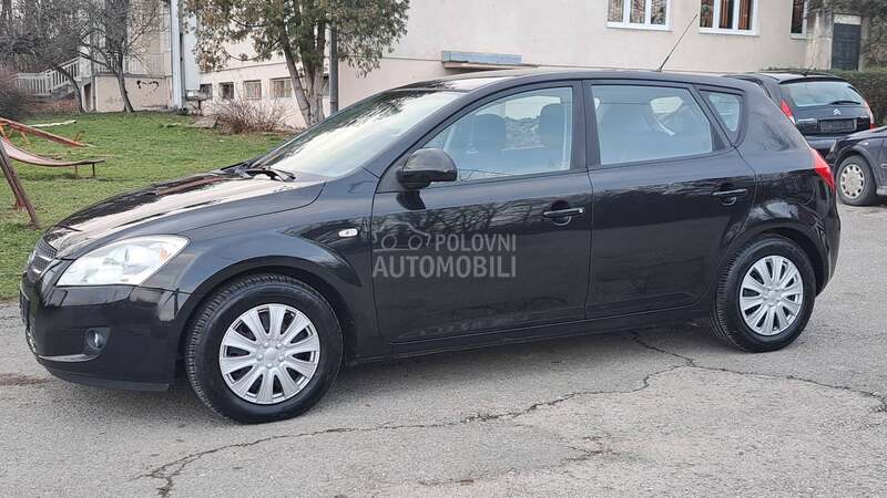 Kia cee`d reg 02.27
