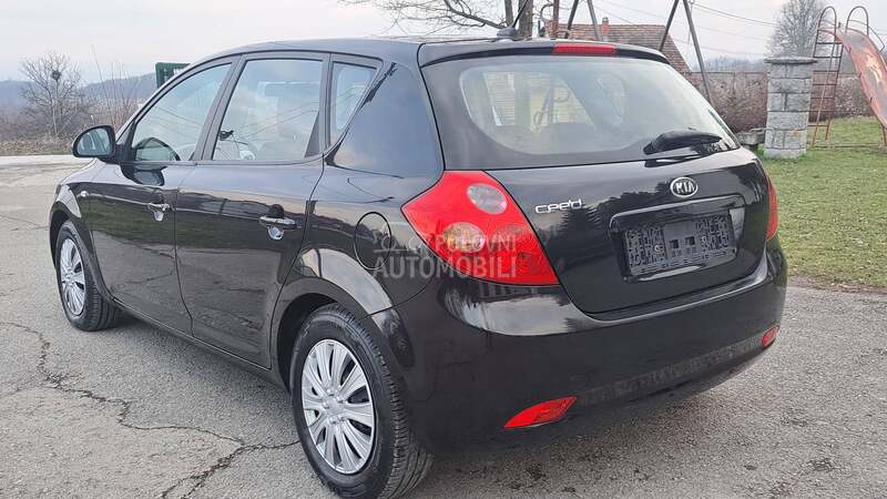 Kia cee`d reg 02.27